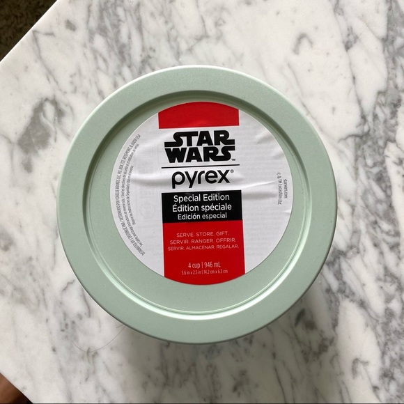 Pyrex 4-cup container-Star Wars- Baby Yoda - Picture 4 of 5